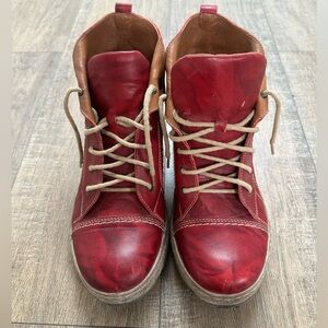 OVERLAND Women’s red leather hiking boots
